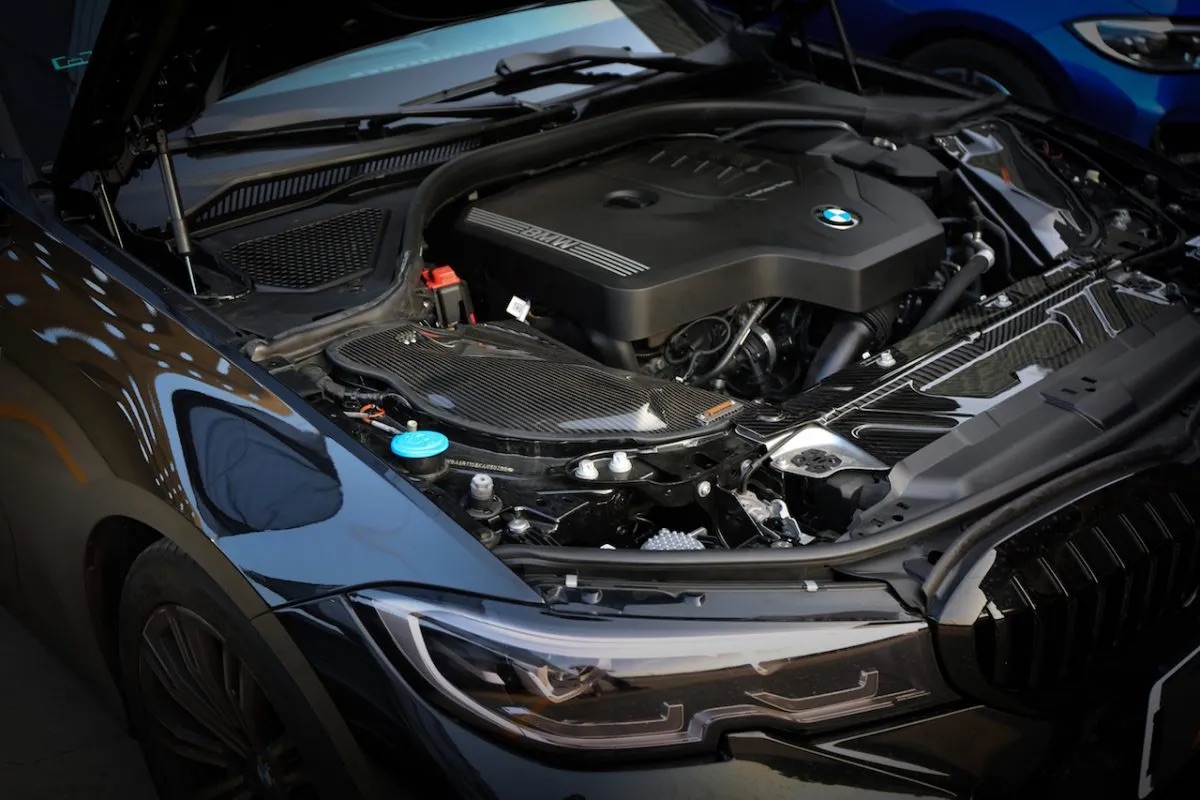 BMW G20 320 330 Carbon Cold Air Intake 1200x800.jpg